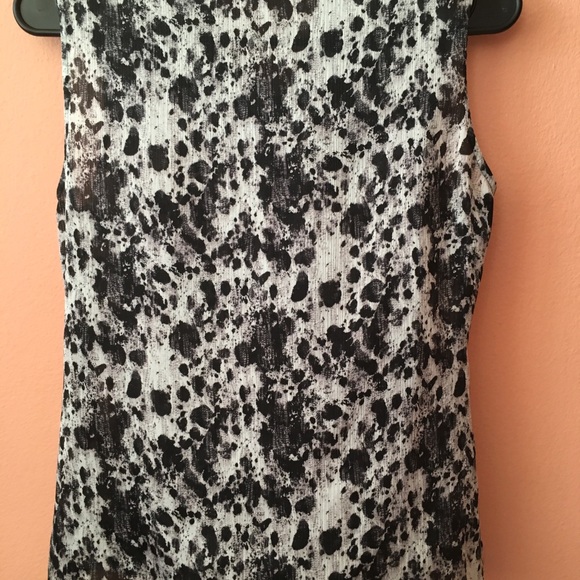 Kasper (S) black and white sleeveless blouse - Picture 4 of 4